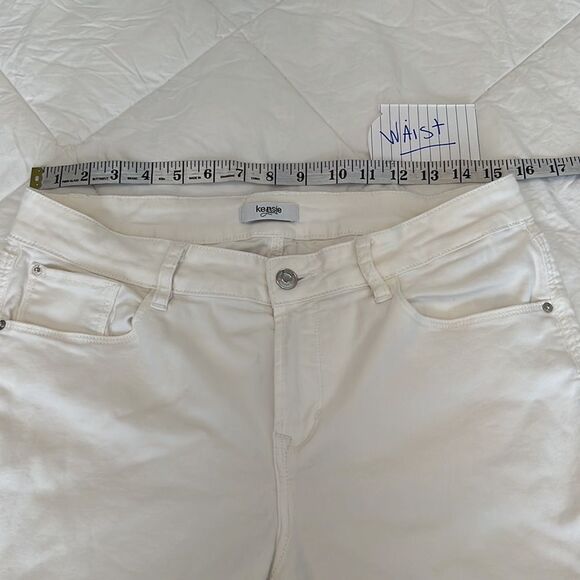 Kensie sz 10/30 off white denim crop pants raw hem with slits at side hem EUC - Picture 3 of 13